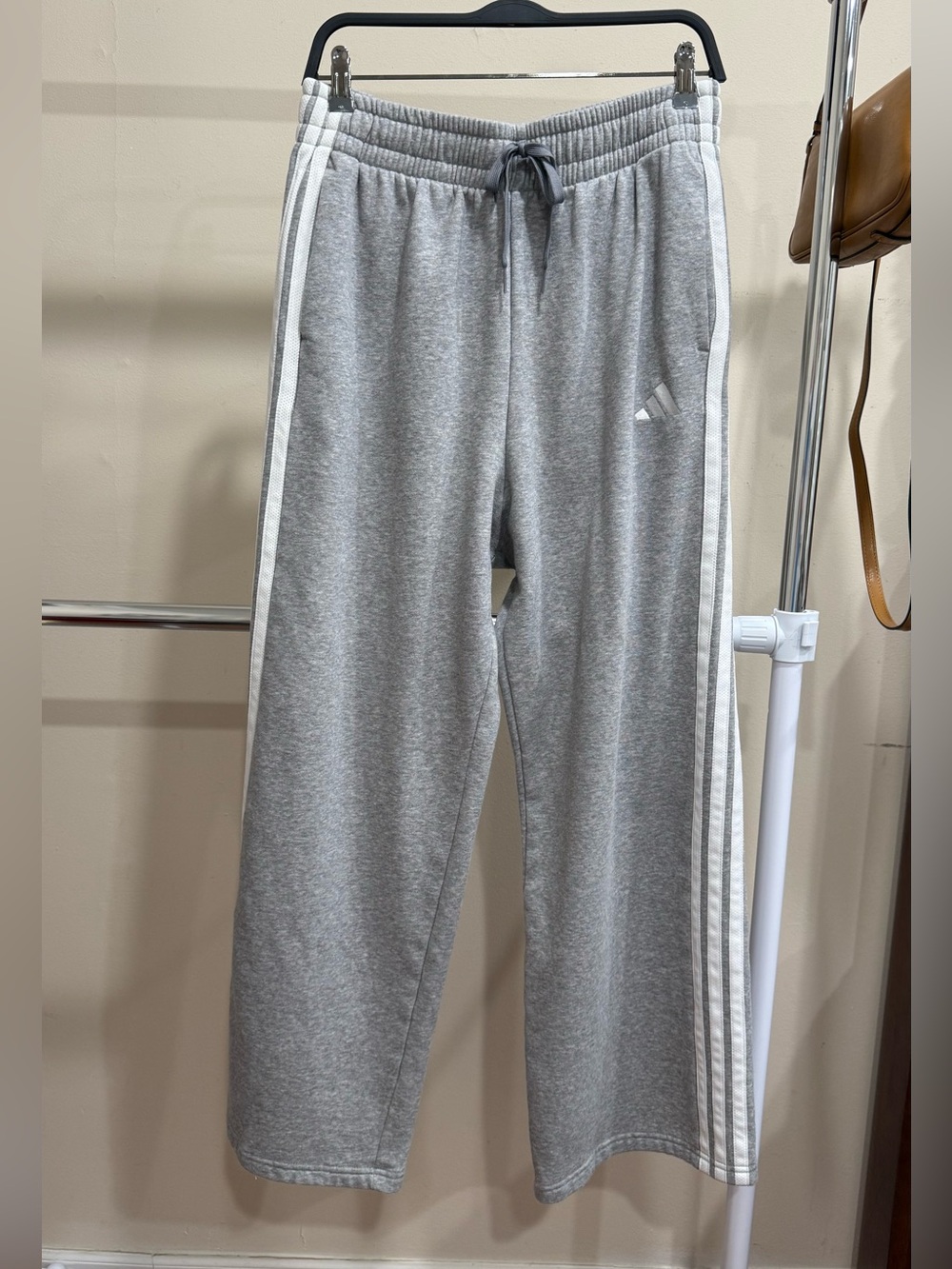 Adidas Gray Wide Leg 3 Stripe Sweatpants Joggers Size M